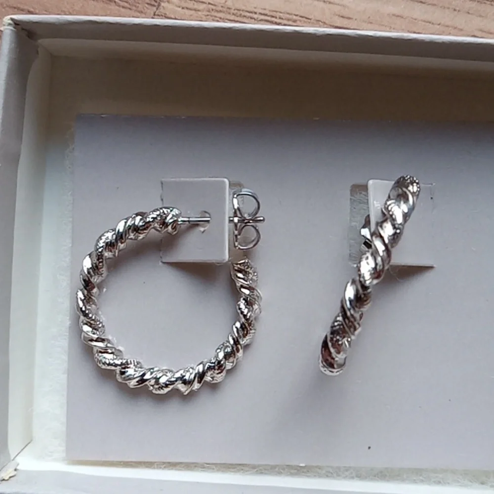 1986 vintage Sterling silver hoops n.i.b. - Picture 5 of 6